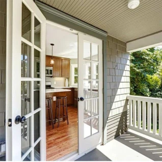 Txhuas Patio Qhov Rooj