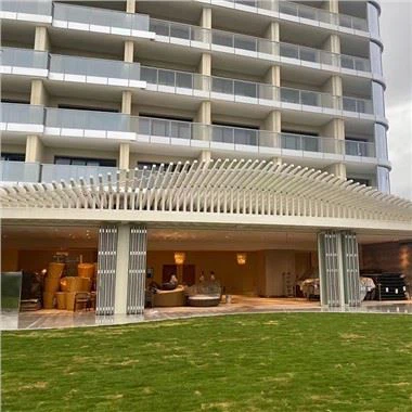 Sab nrauv Folding Qhov Rooj